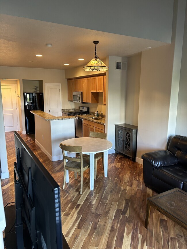 Building Photo - 5 S 500 W