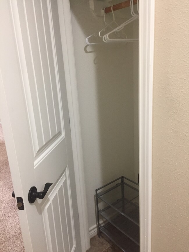 Closet door efficient to garage door entry - 500 Longhorn Dr