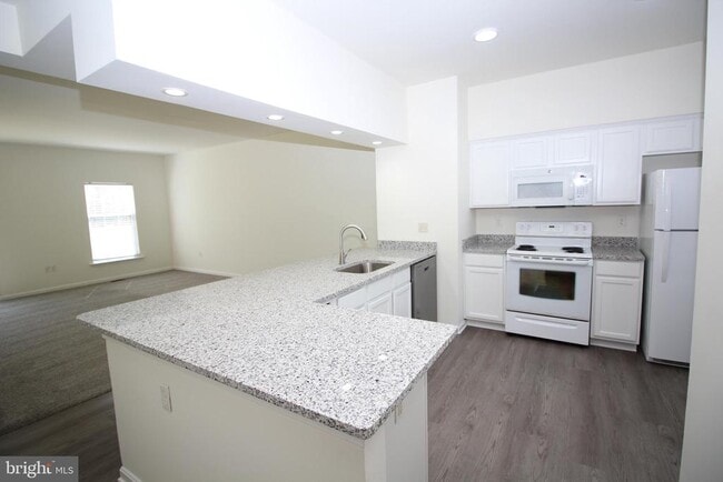 Building Photo - 132 Bay Hill Ln