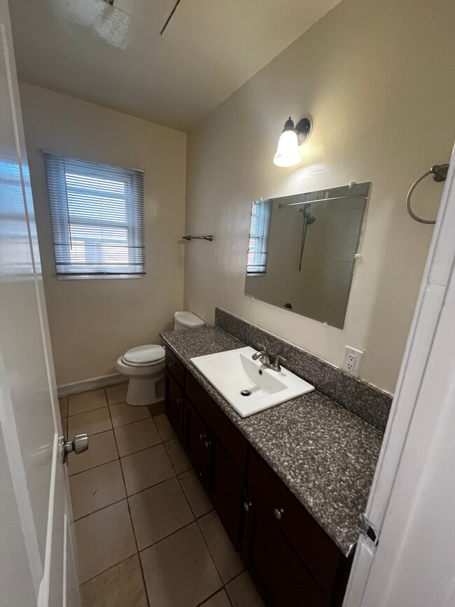 Building Photo - 2716 W 101st St