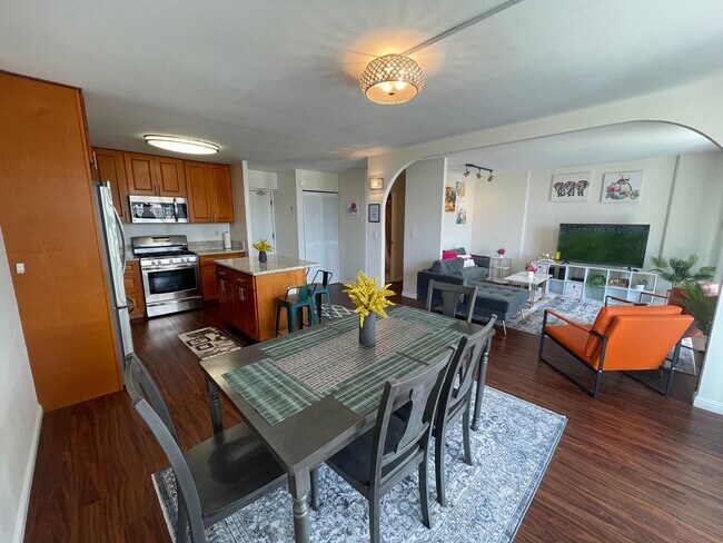 Primary Photo - Skyline Living | Furnished 2-Bedroom with ...