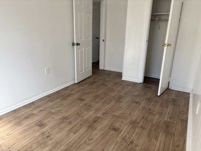 Building Photo - 3 Central Park Ct