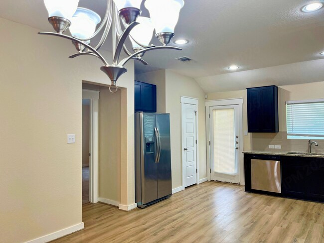 Building Photo - Modern 3 Bedroom Home with Office and Covered Patio in Marion