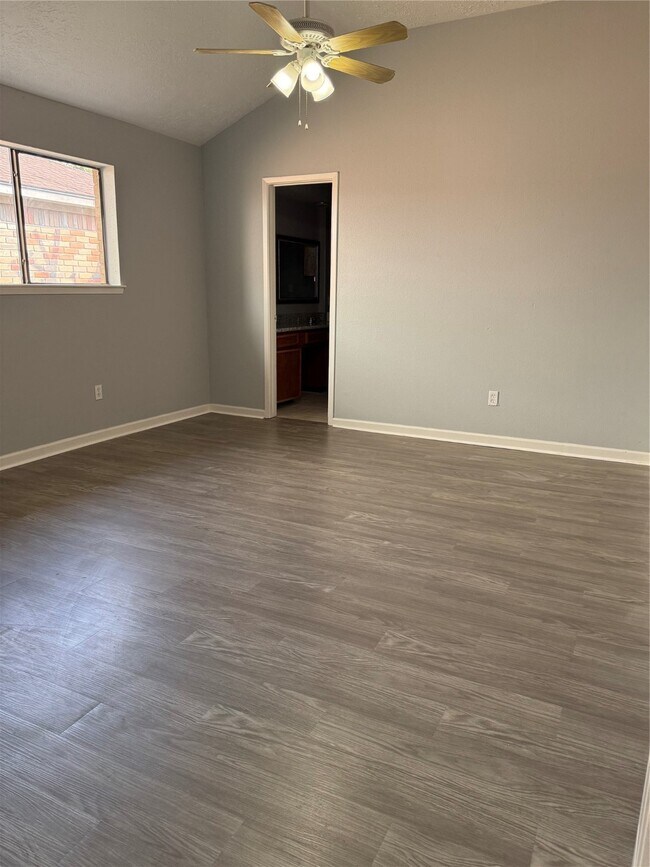 Building Photo - 10727 Staghill Dr