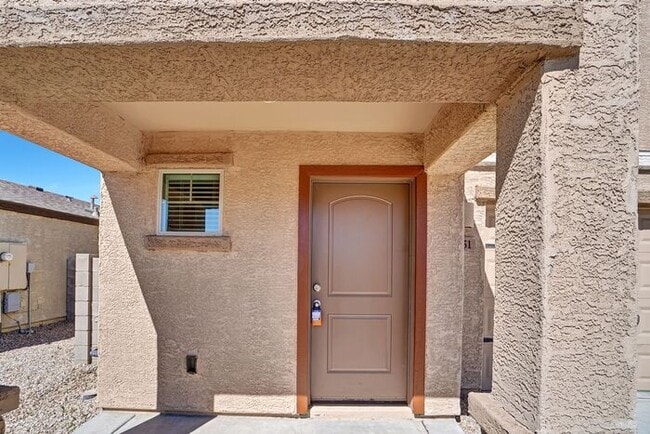 Building Photo - 4051 E Braddock Dr