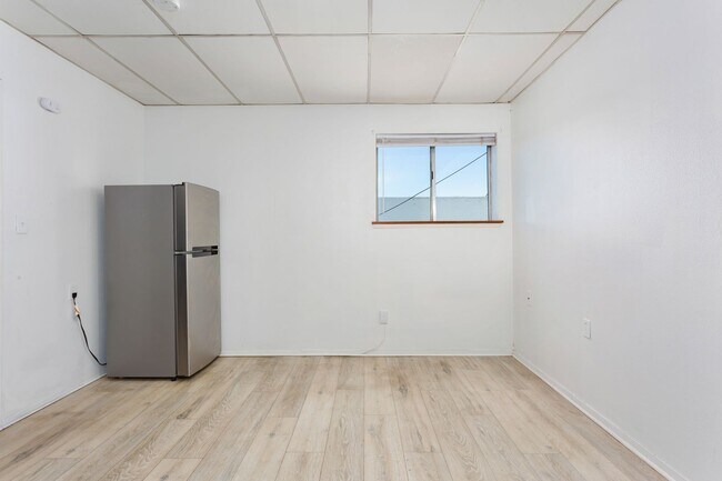 Building Photo - 5420 S Tacoma Way