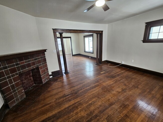 Building Photo - 3386 E 134th St