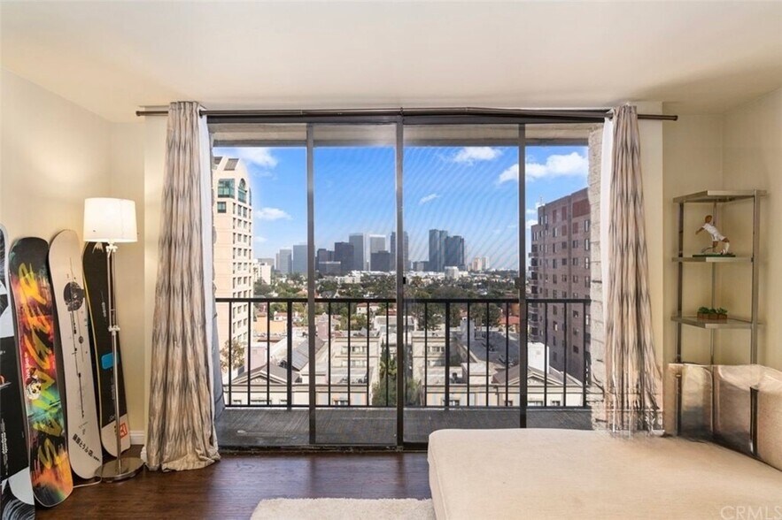Building Photo - 10535 Wilshire Blvd