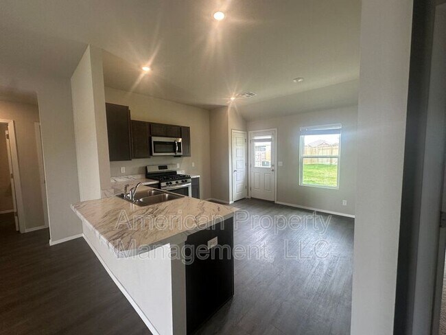 Building Photo - 1107 W Abilene Rd