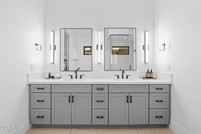 Building Photo - 4145 N 42nd Pl