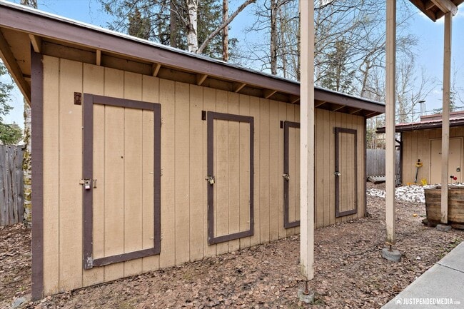 Building Photo - Bayshore-Klatt