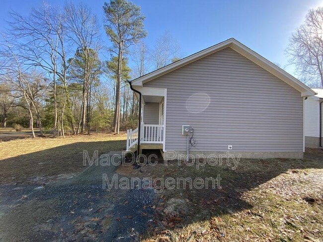 Building Photo - 64 Hickory Ln