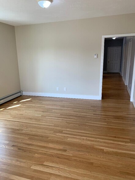 Building Photo - 539 Southbridge St