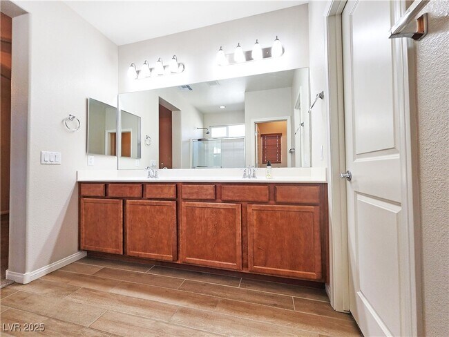 Building Photo - 5375 E La Campana Dr