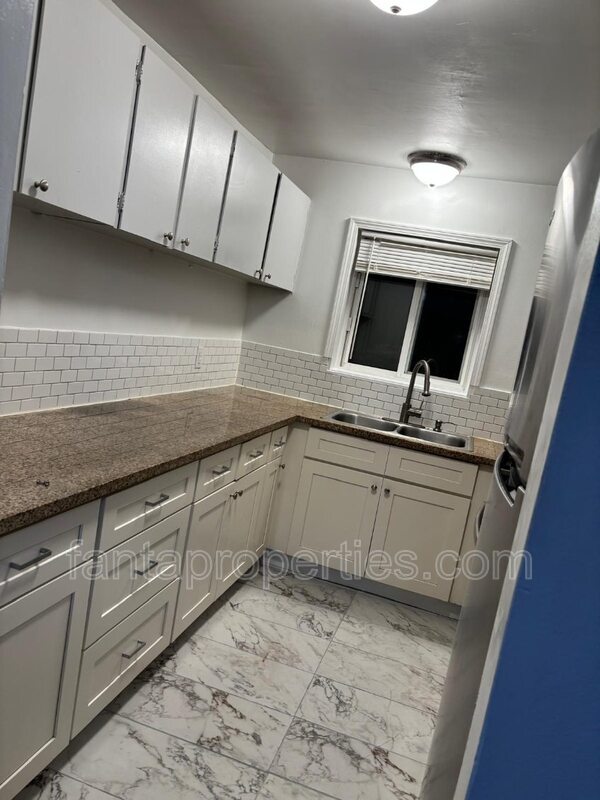 Building Photo - 24022 25th Ave S