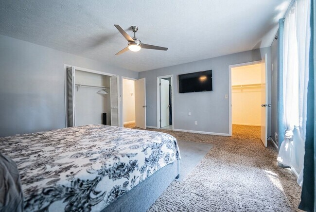 Building Photo - 725 Swamp Creek Dr
