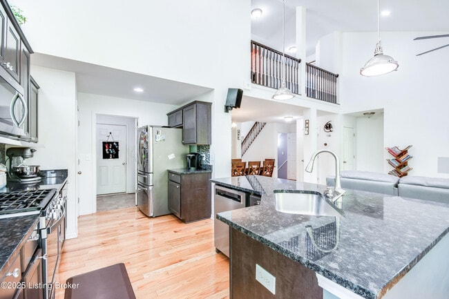 Building Photo - 1041 Autumn Crest Ln