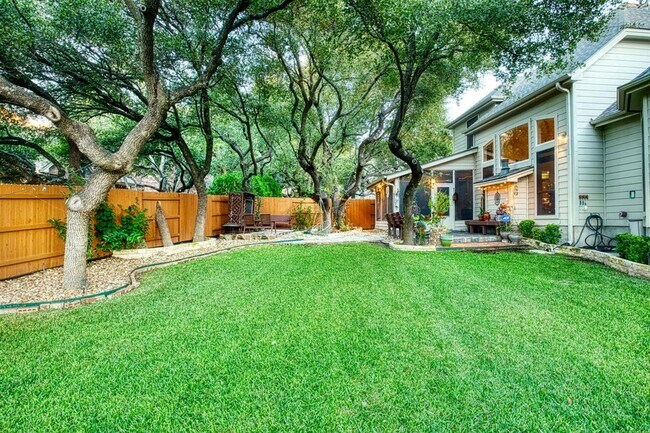 Building Photo - 1800 Bluffwood Pl