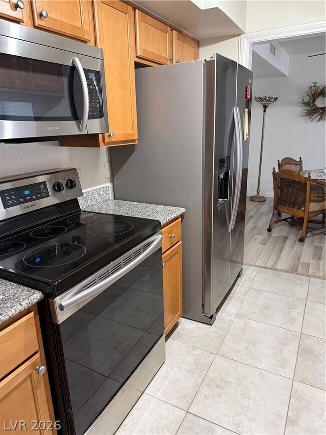 Building Photo - 2845 Loveland Dr