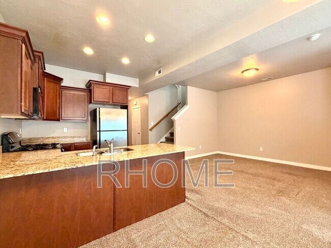 Building Photo - 3719 Lilac Heights Dr