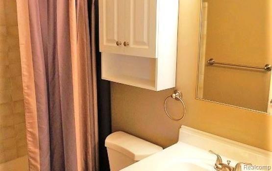 Building Photo - 34633 Clarkson Dr E