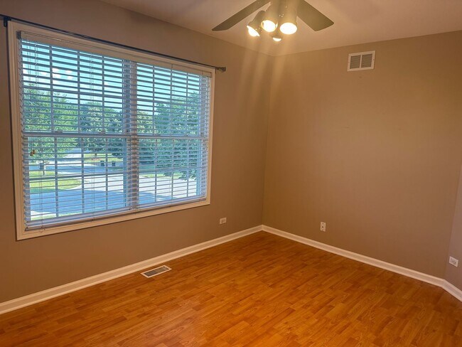 Building Photo - 5490 Fox Path Ln