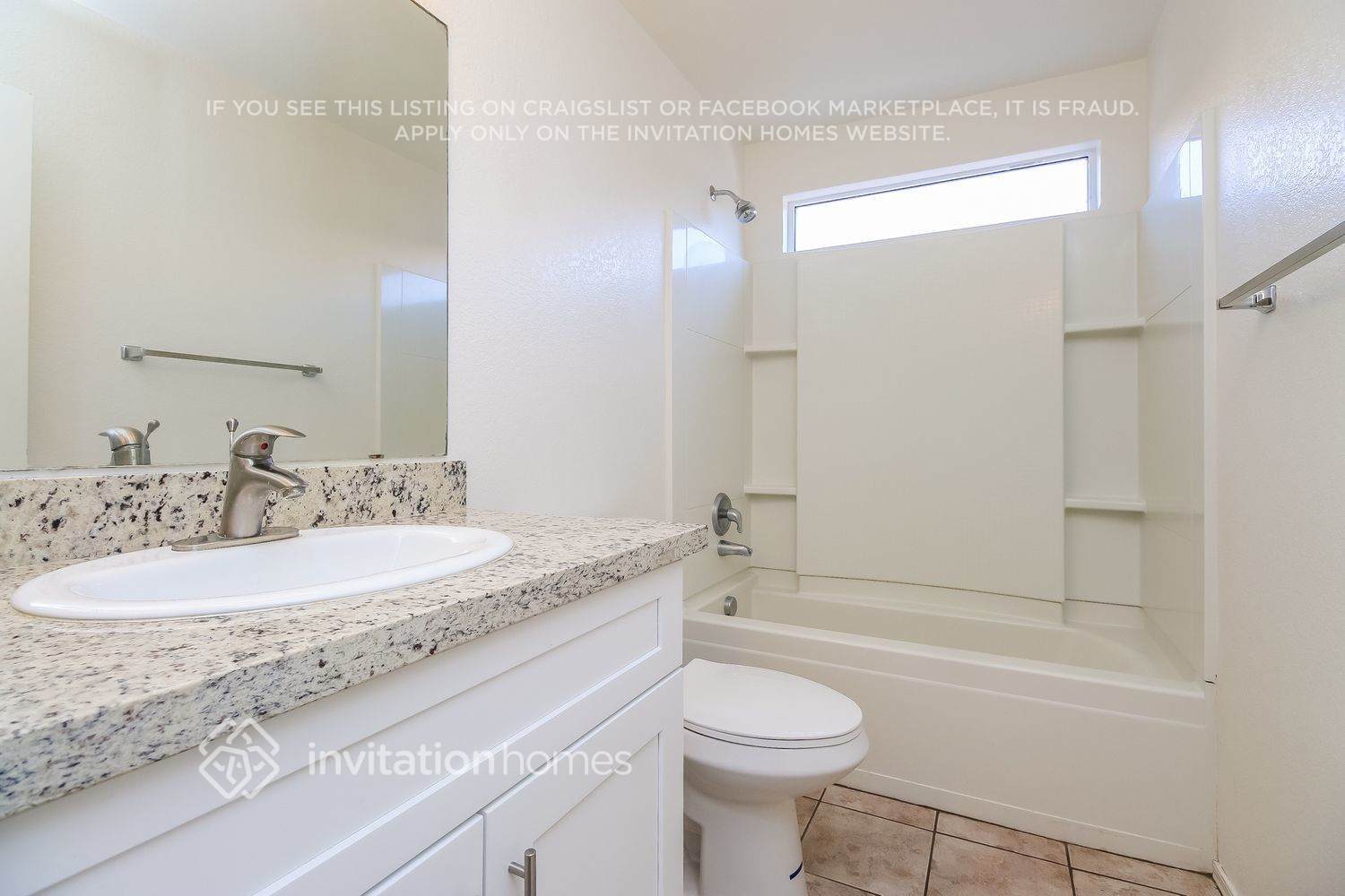 Building Photo - 2578 E Bellerive Dr