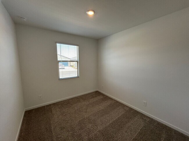 Building Photo - 17449 W Eva St