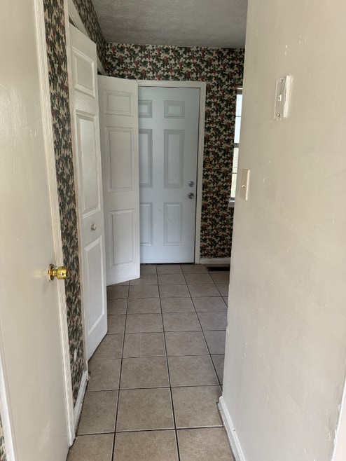 Building Photo - 3953 McClure Dr