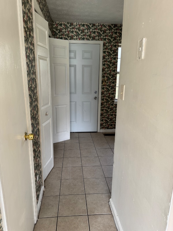 Building Photo - 3953 McClure Dr