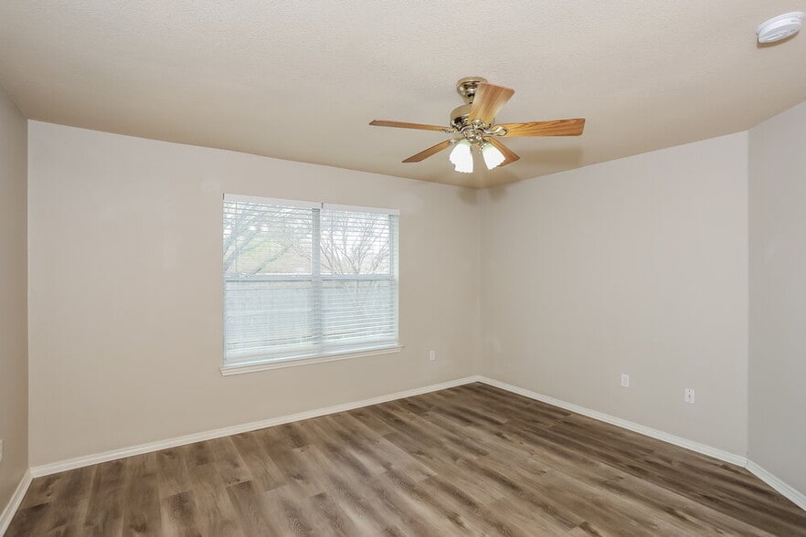 Building Photo - 522 Blueberry Hill Ln