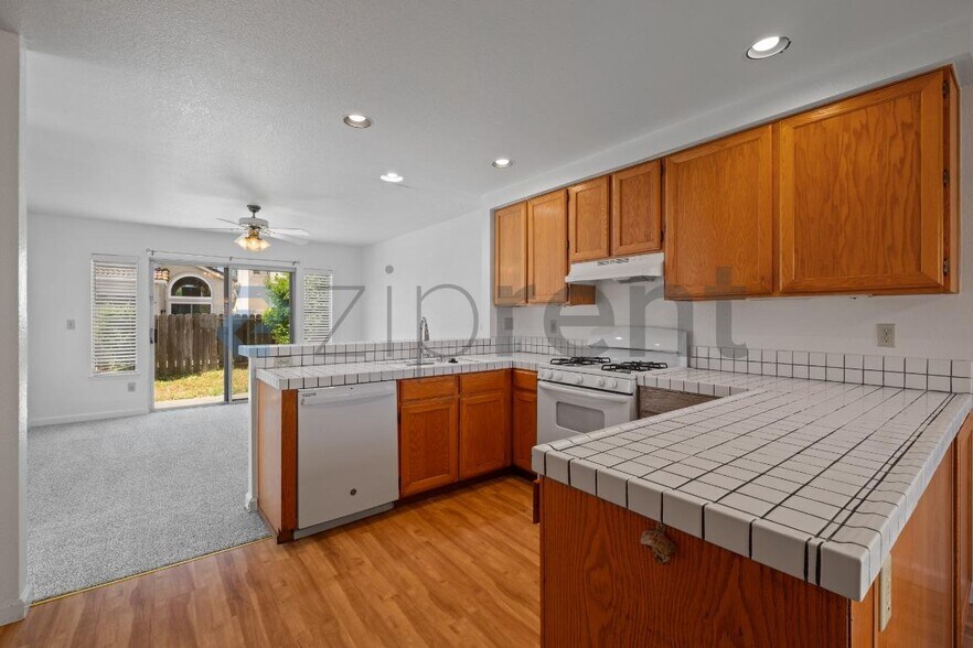 Building Photo - 511 Floyd Ct