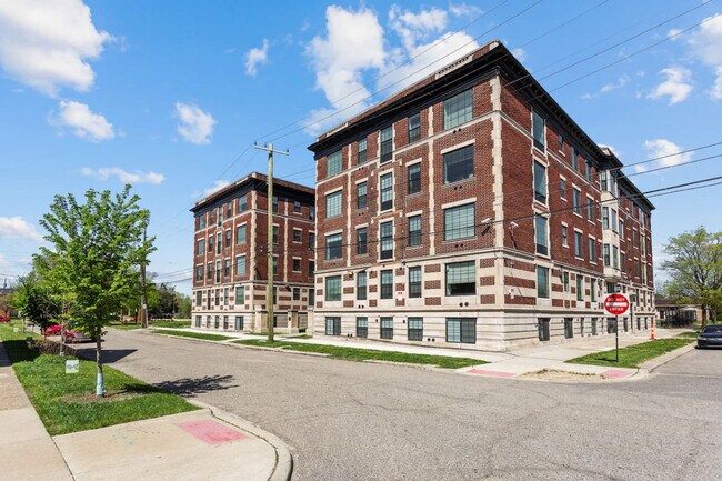 Building Photo - 1800 W Bethune St