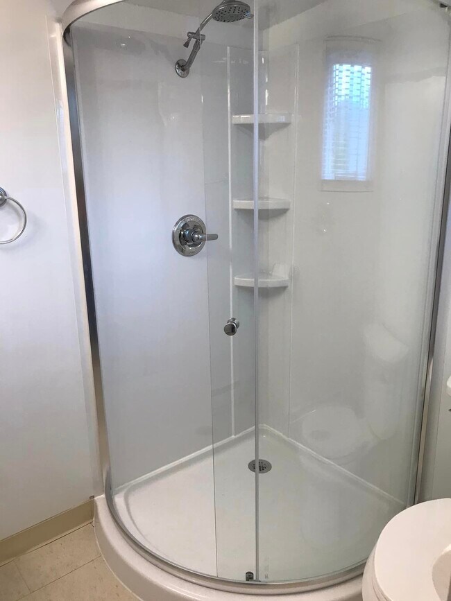 Building Photo - 112 Rockwood Ave