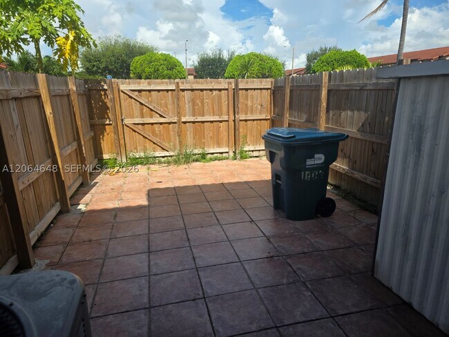 Building Photo - 1823 SW 107th Ave