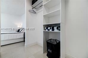 Building Photo - 1 br, 1 bath Condo - 2401 Collins Ave Apt ...