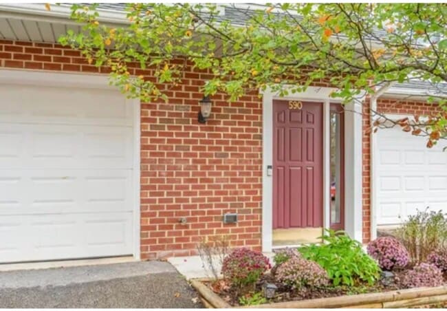 Building Photo - 590 Tall Oak Blvd NW