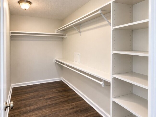 Building Photo - 1820-6 Tryon Drive