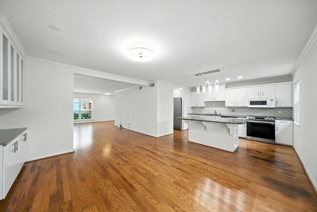 Building Photo - 6468 Burgoyne Dr.