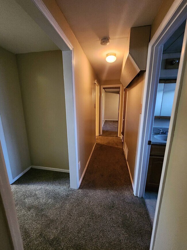 Building Photo - 2618 N Prospect St