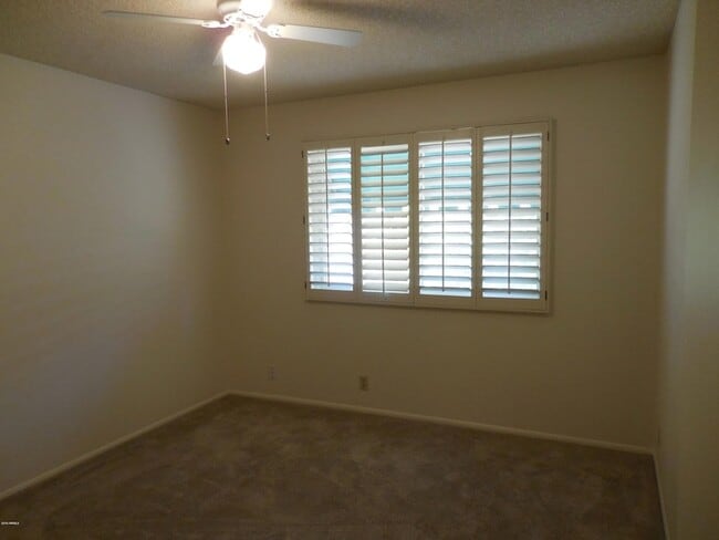 Building Photo - 5432 S Lighthouse Ln