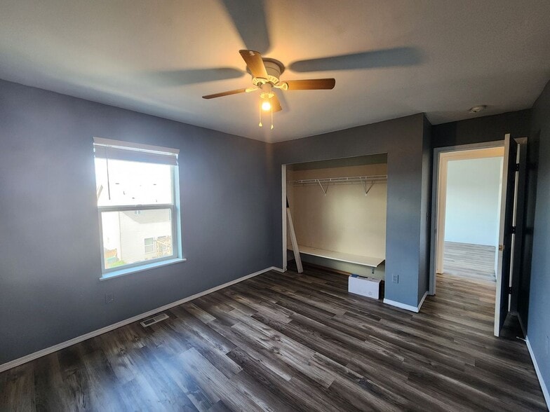 Building Photo - 2189 SW Grebe Way