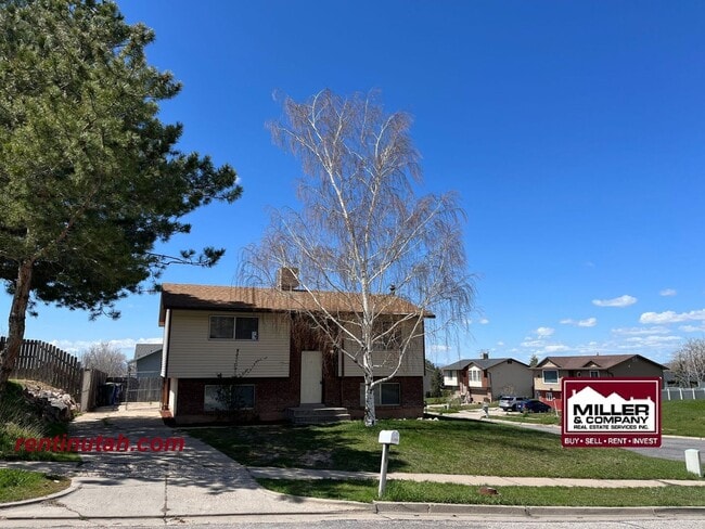 Primary Photo - COMING SOON! Home For Rent! 1221 N. Qunicy...