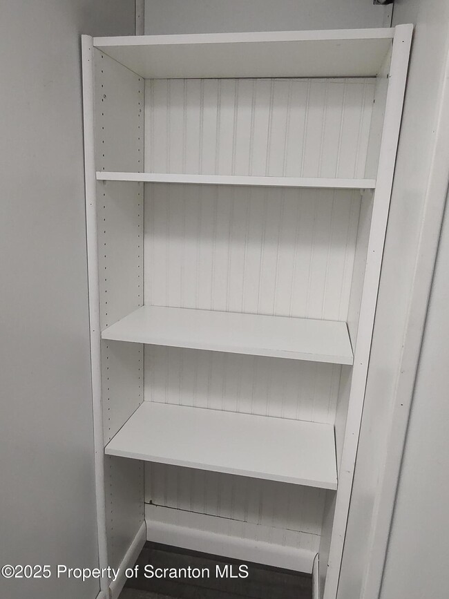 Building Photo - 136 Chestnut St