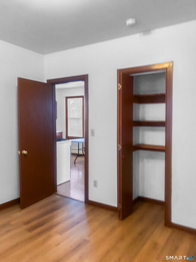 Building Photo - 532 Carroll Ave