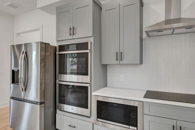 Building Photo - $1250 ALL-INCLUSIVE!! Stylish Co-Housing Minutes from DWTN!