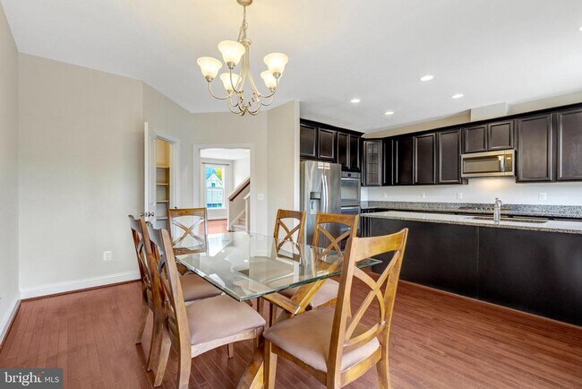 Building Photo - 8854 Orchard Ln