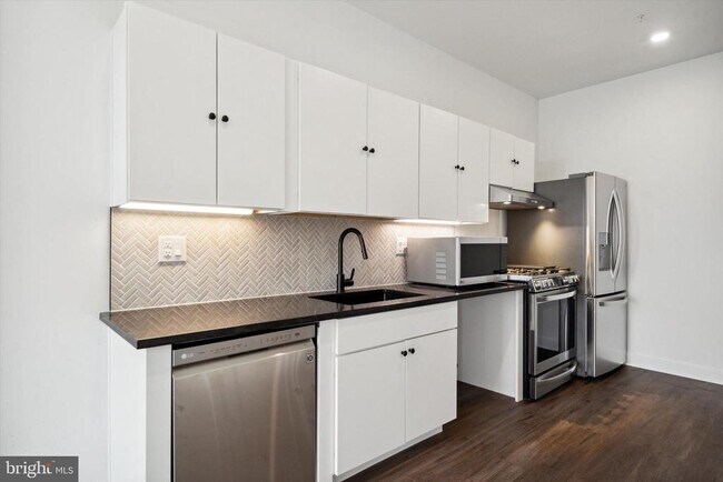 Building Photo - 2636 E York St