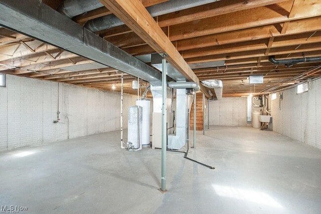 Building Photo - 10791 W River Rd