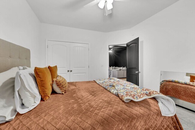 Building Photo - 1838 Patricia Dr